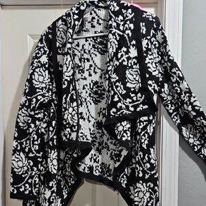 Moon Collection Black and White Floral Cardigan